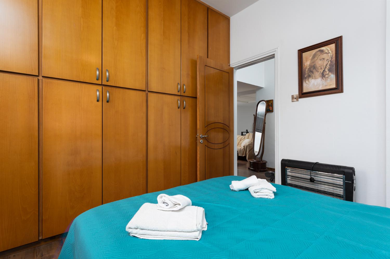 Main building: double bedroom with A/C