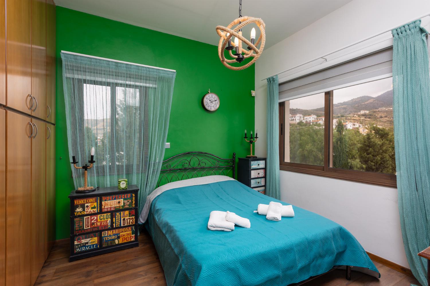 Main building: double bedroom with A/C