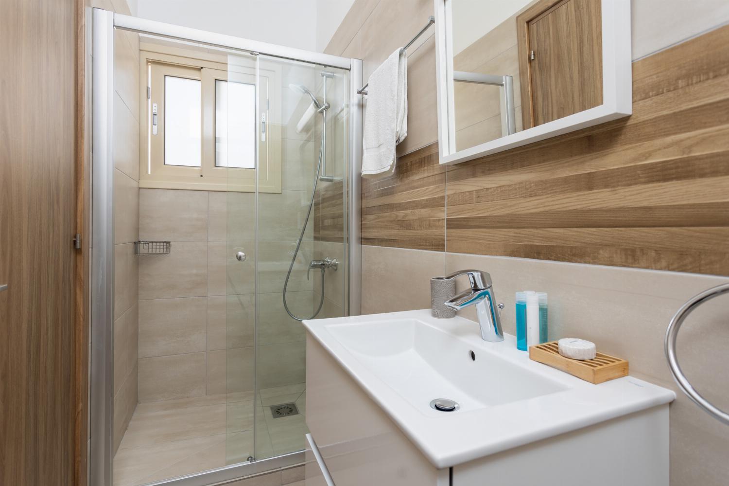 En suite bathroom with shower