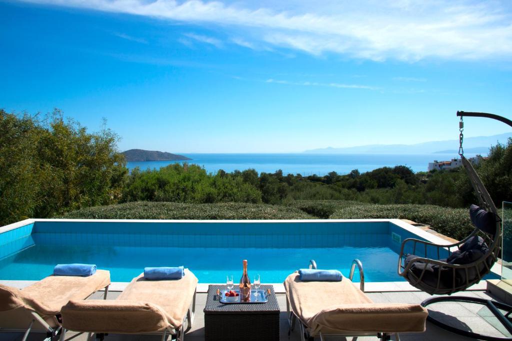 Private pool