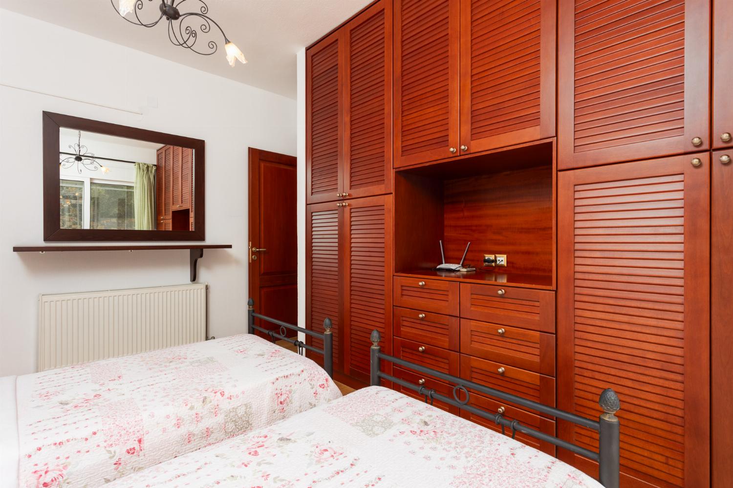 Twin bedroom with A/C