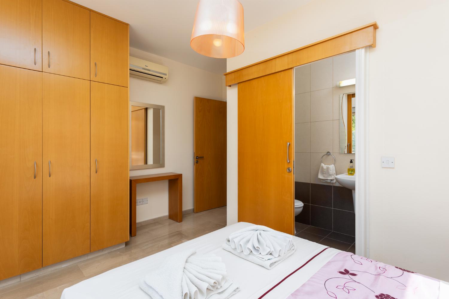 Double bedroom with en suite bathroom and A/C