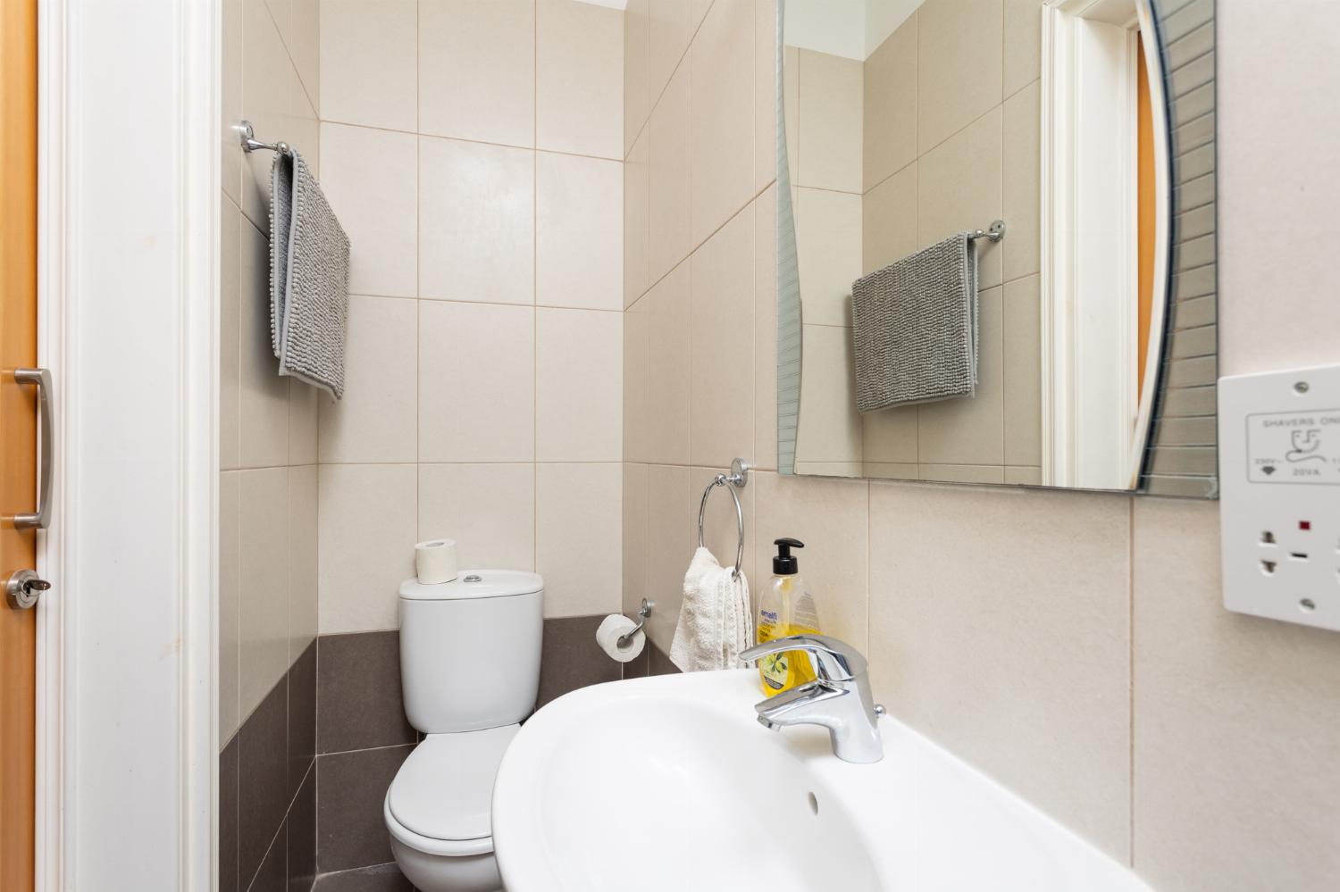 En suite bathroom with shower
