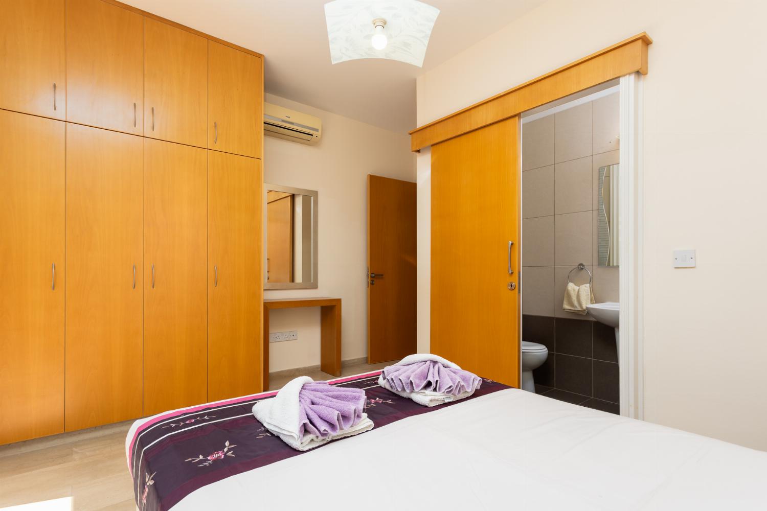 Double bedroom with en suite bathroom and A/C