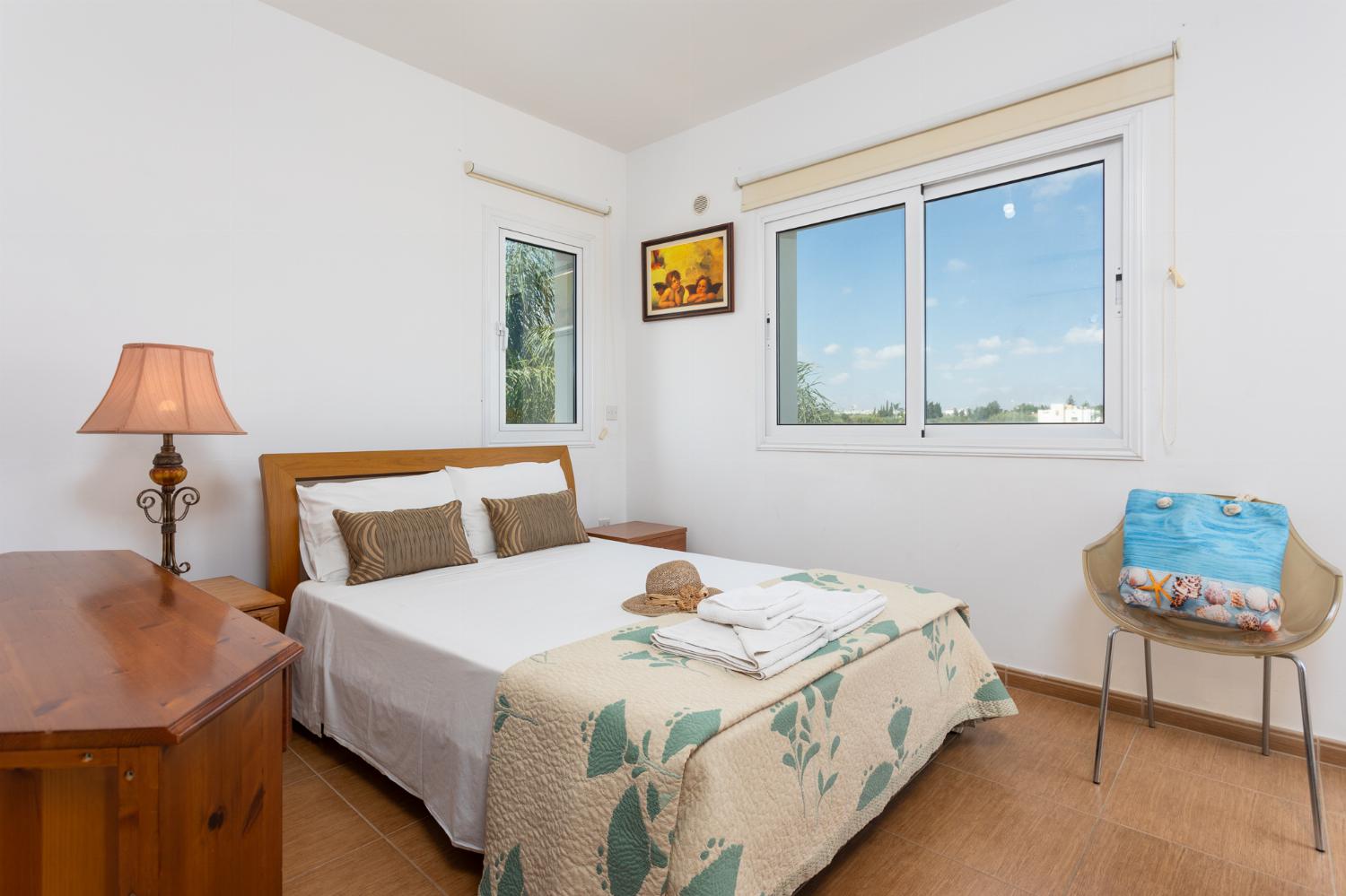 Double bedroom with en suite bathroom and A/C