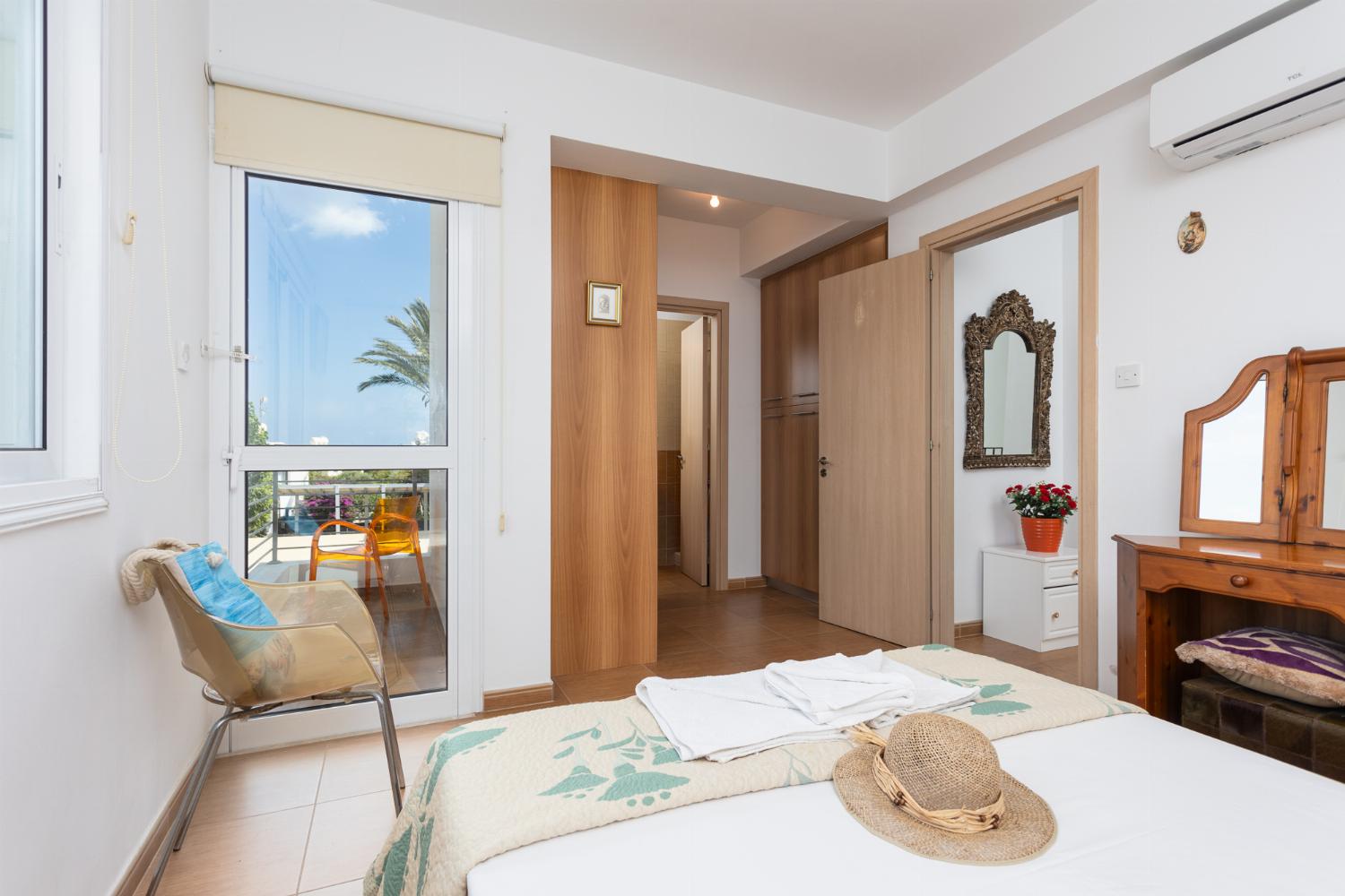 Double bedroom with en suite bathroom and A/C