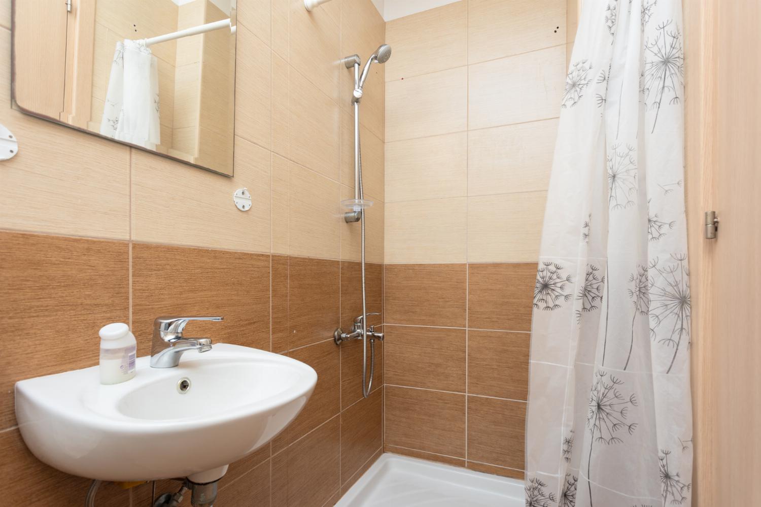 En suite bathroom with shower