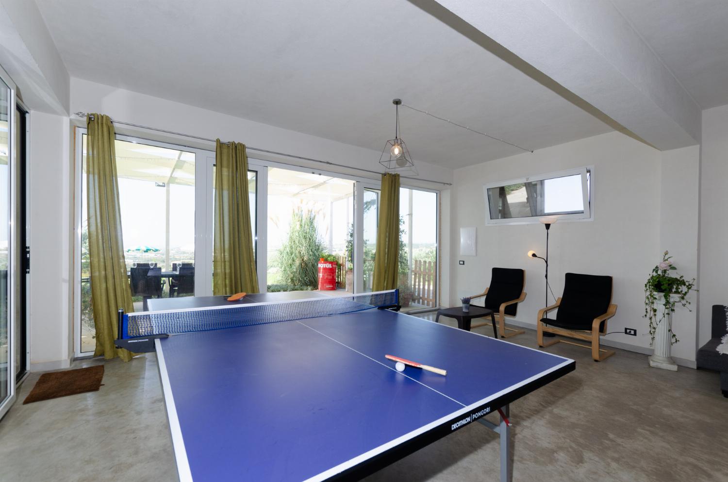 Tennis table 
