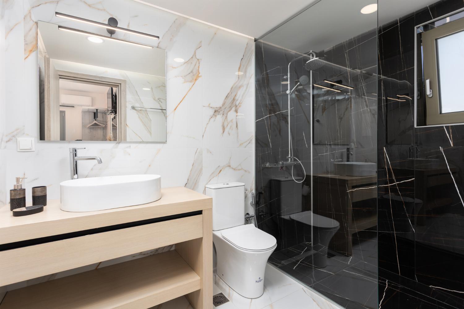 En suite bathroom with shower