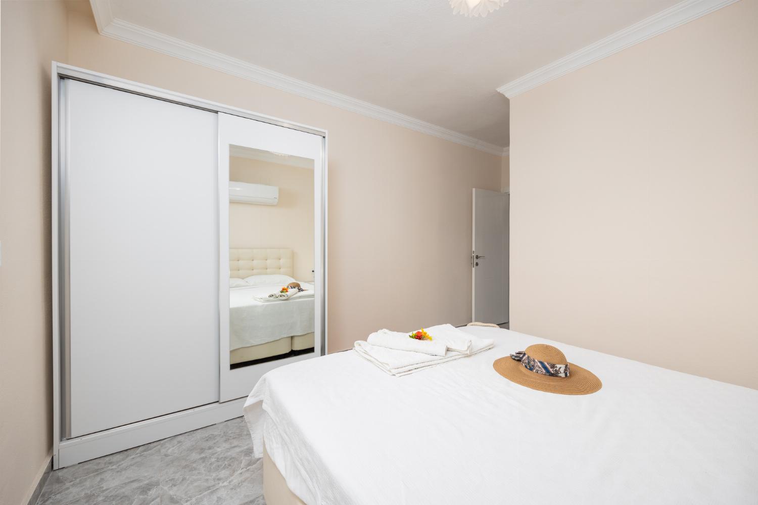 Double bedroom with en suite bathroom and A/C