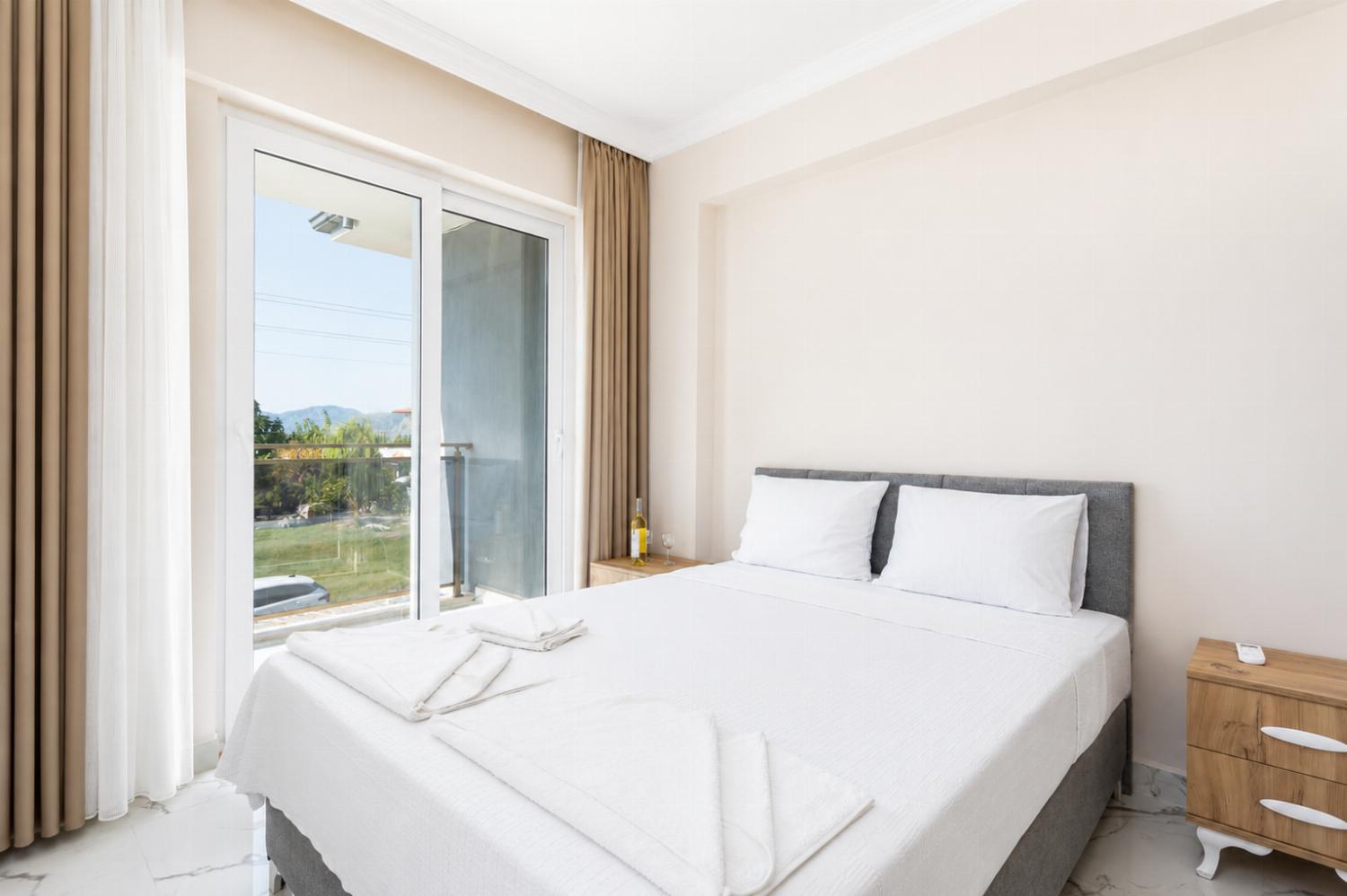 Double bedroom with ensuite bathroom and A/C