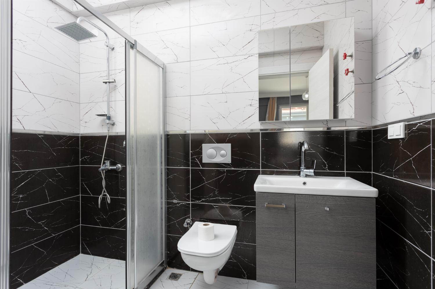 En suite bathroom with shower