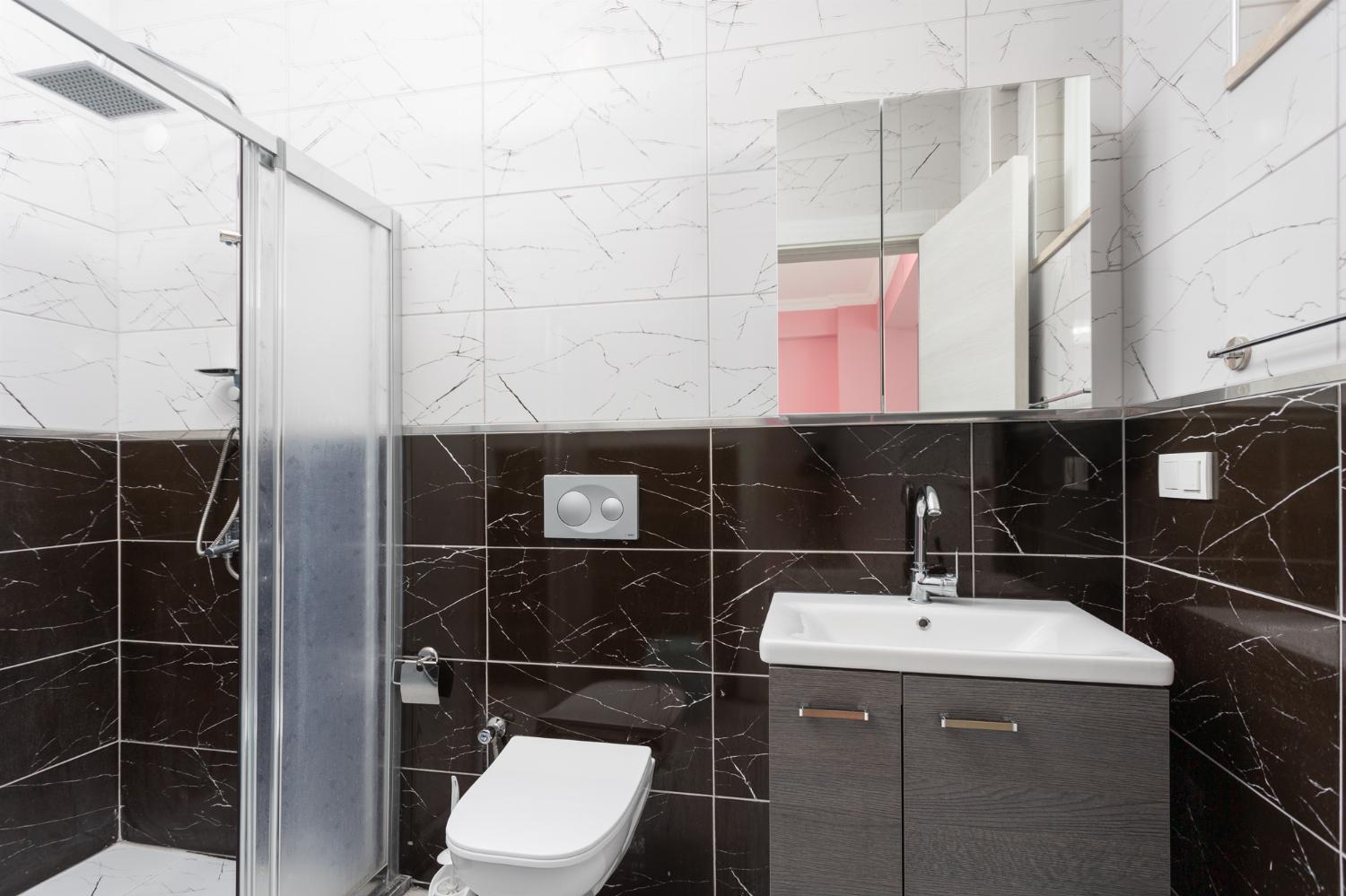 En suite bathroom with shower
