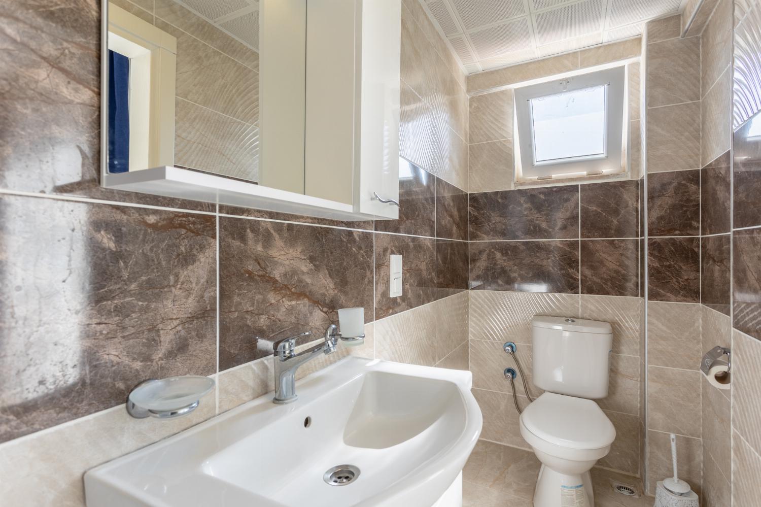 En suite bathroom with shower