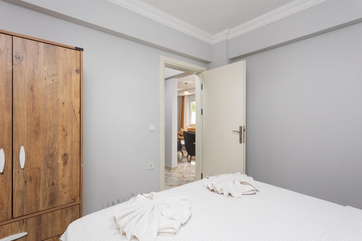 Double bedroom with en suite bathroom and A/C