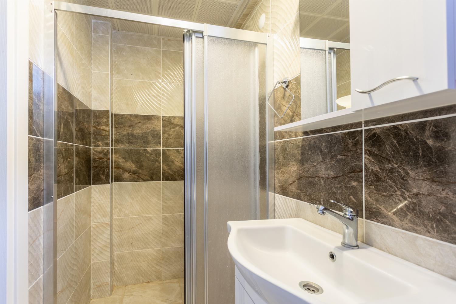 En suite bathroom with shower