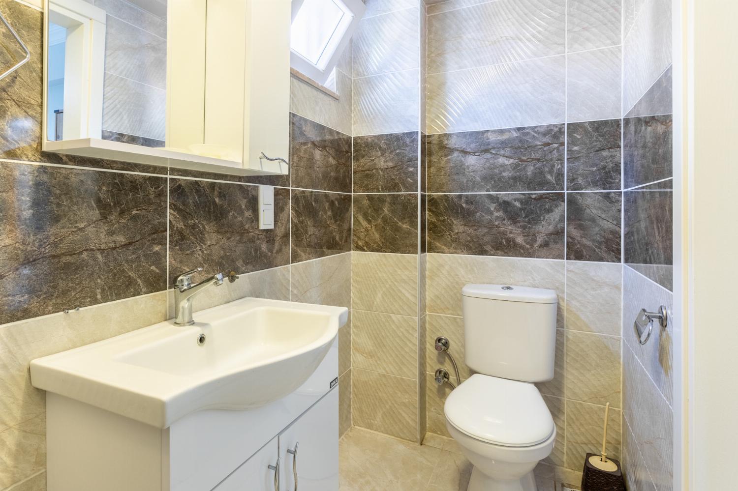 En suite bathroom with shower
