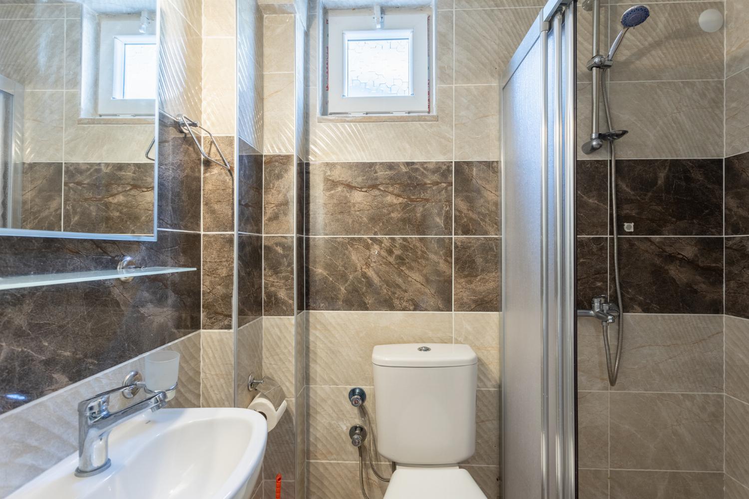 En suite bathroom with shower