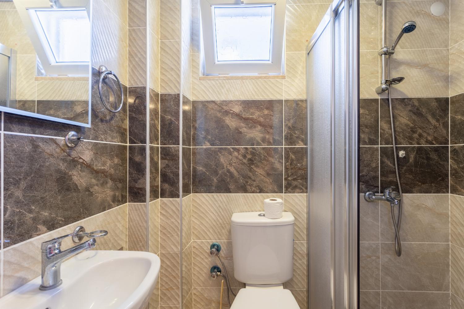 En suite bathroom with shower