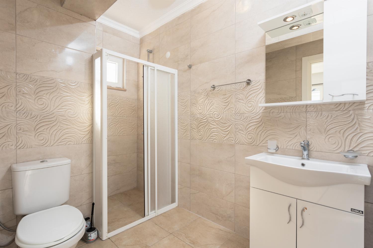 En suite bathroom with shower