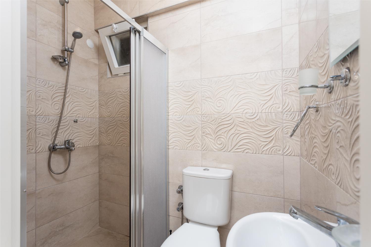 En suite bathroom with shower