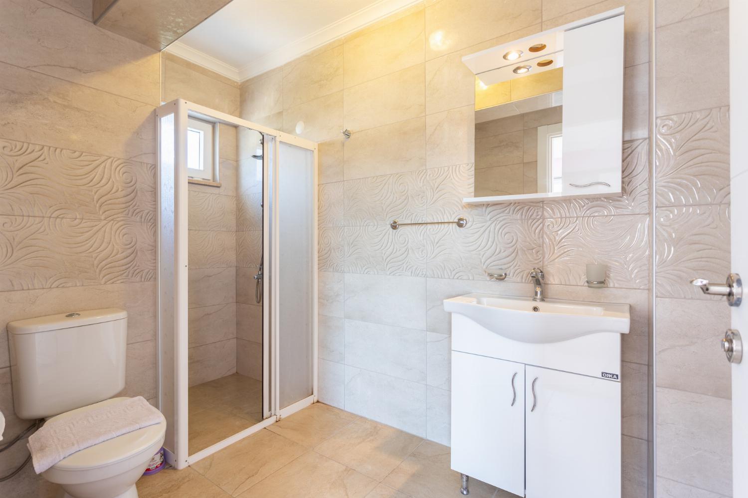 En suite bathroom with shower