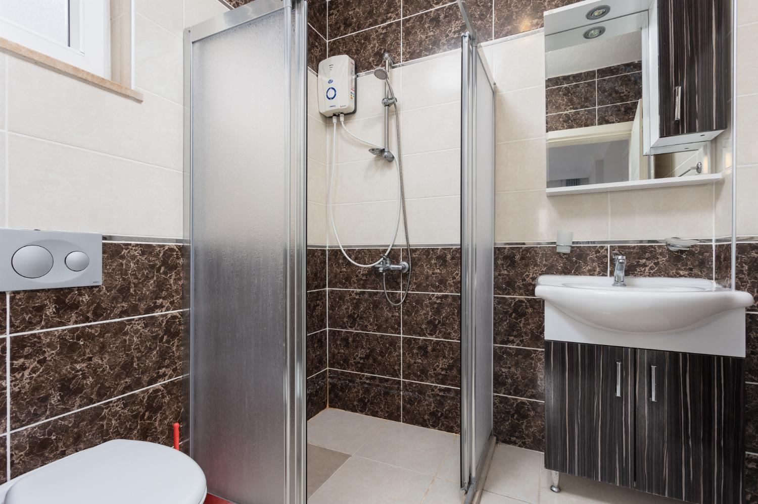 En suite bathroom with shower