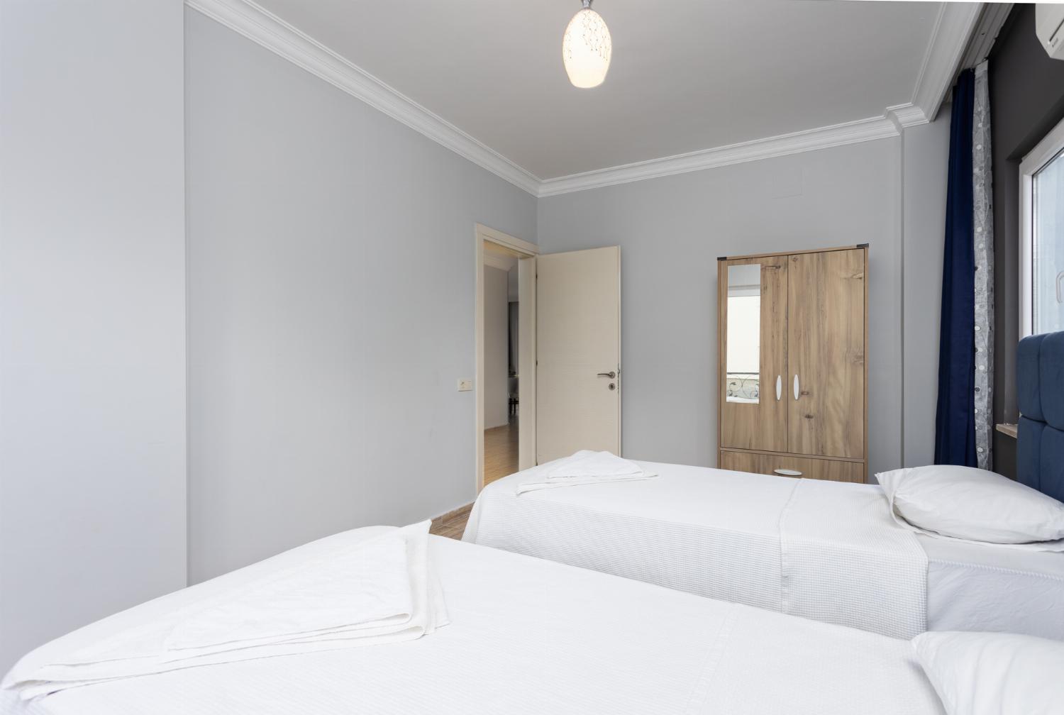 Twin bedroom with A/C