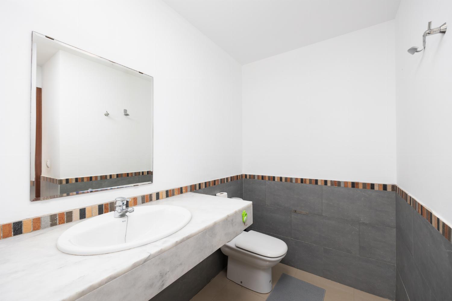 En suite bathroom with shower