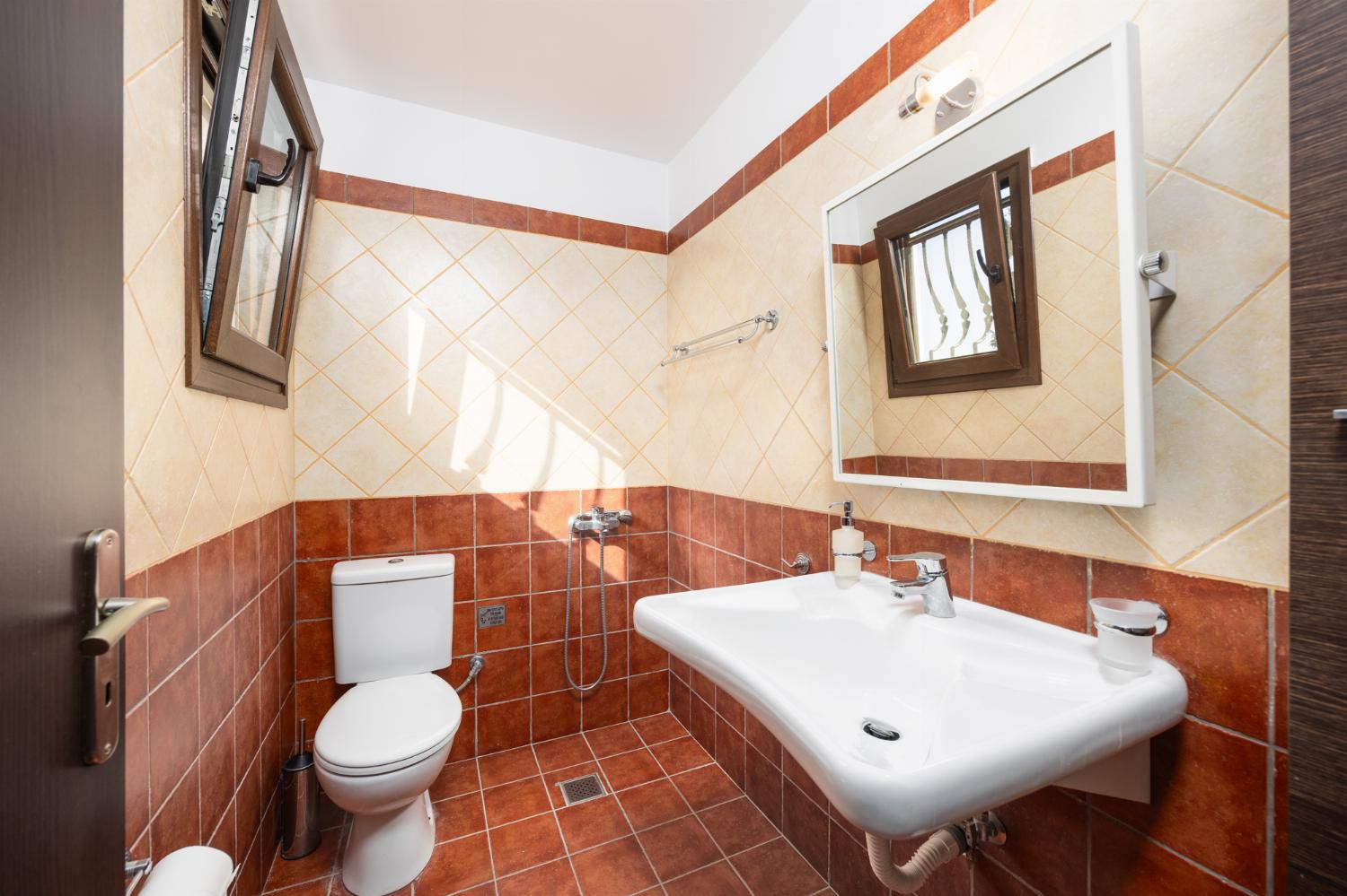 En suite bathroom with shower