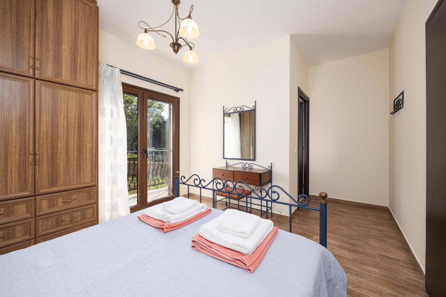 Double bedroom with en suite bathroom and A/C