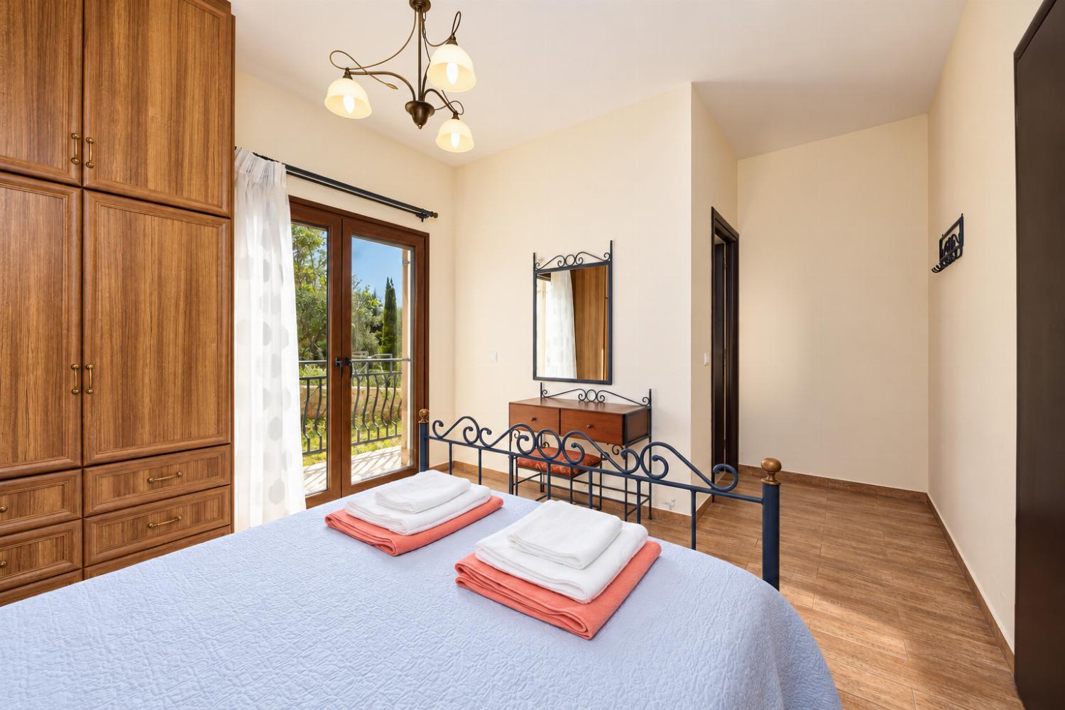 Double bedroom with en suite bathroom and A/C