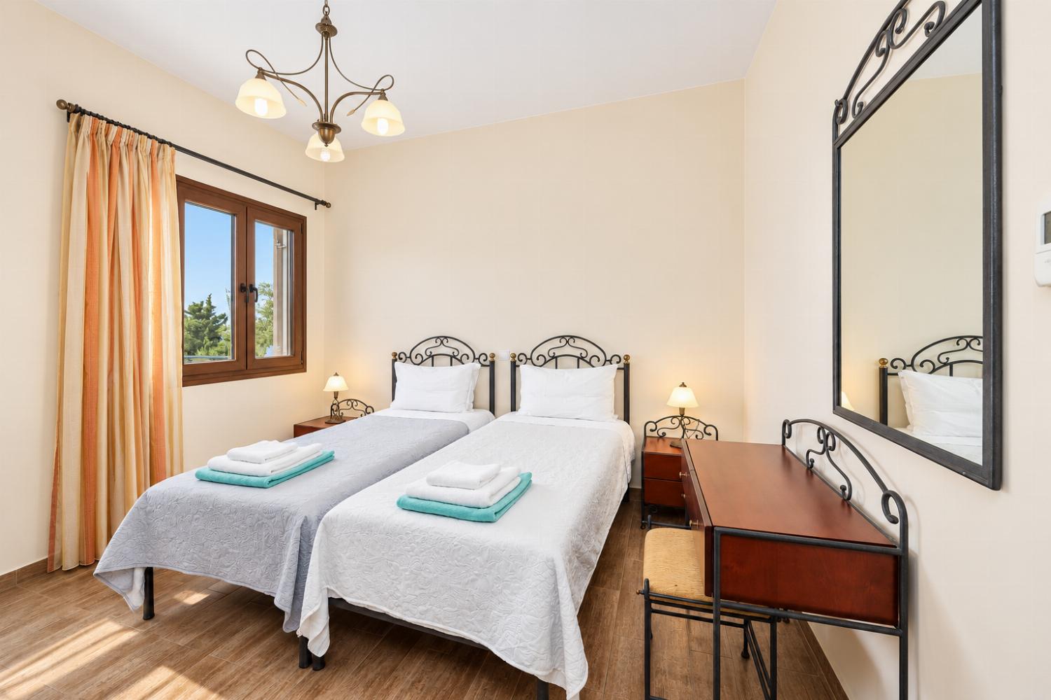 Twin bedroom with A/C
