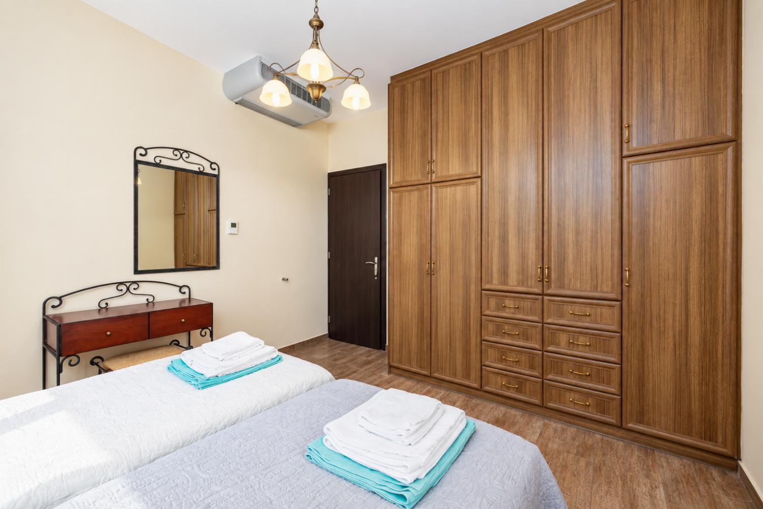 Twin bedroom with A/C