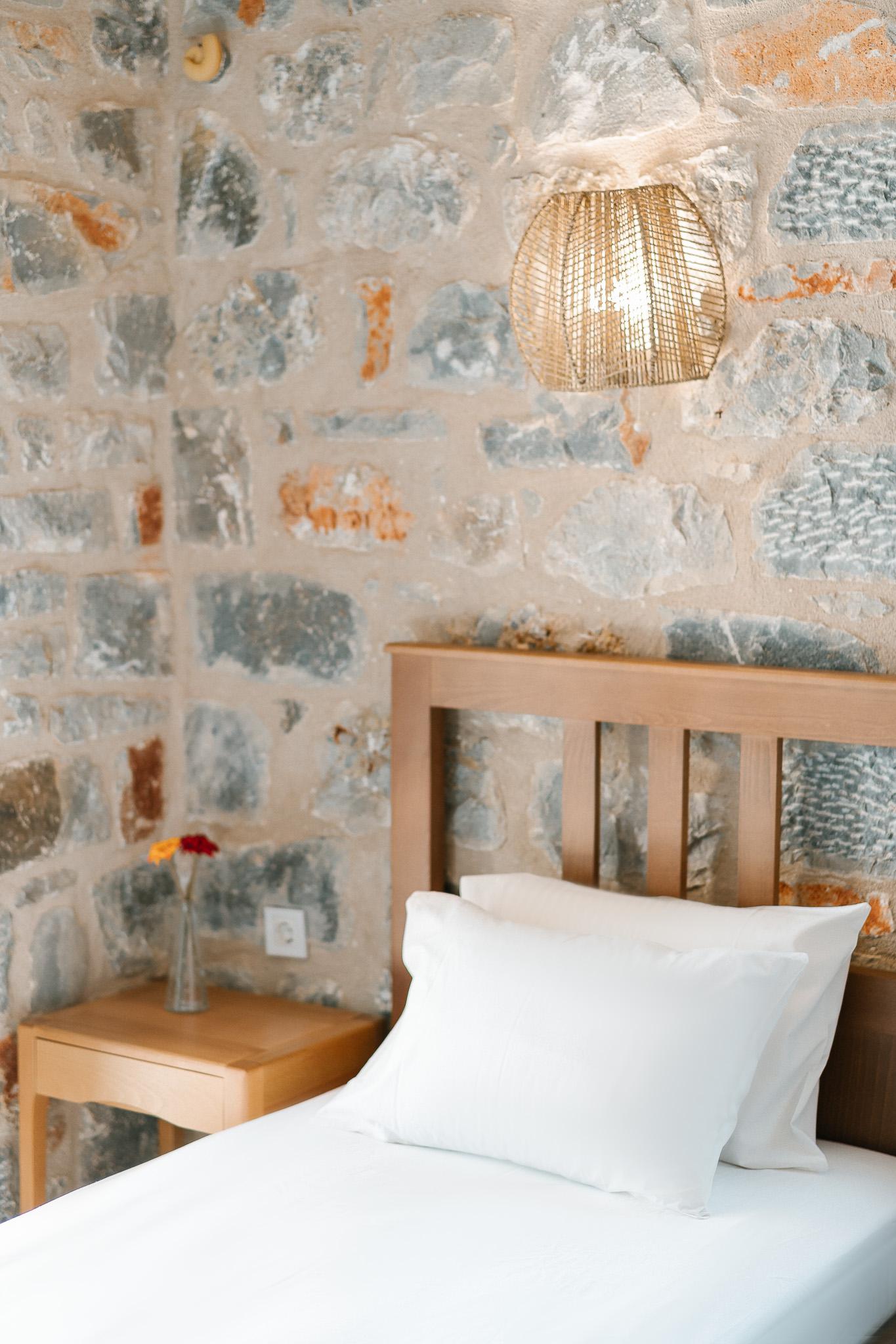 Single bed in the second bedroom