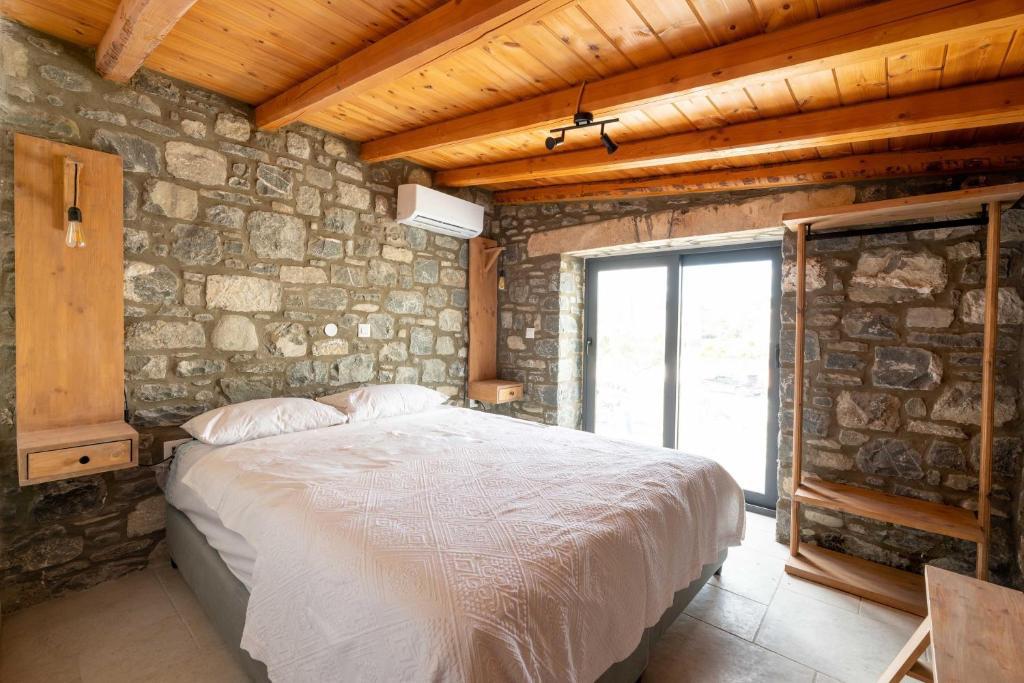 Double bedroom with a/c