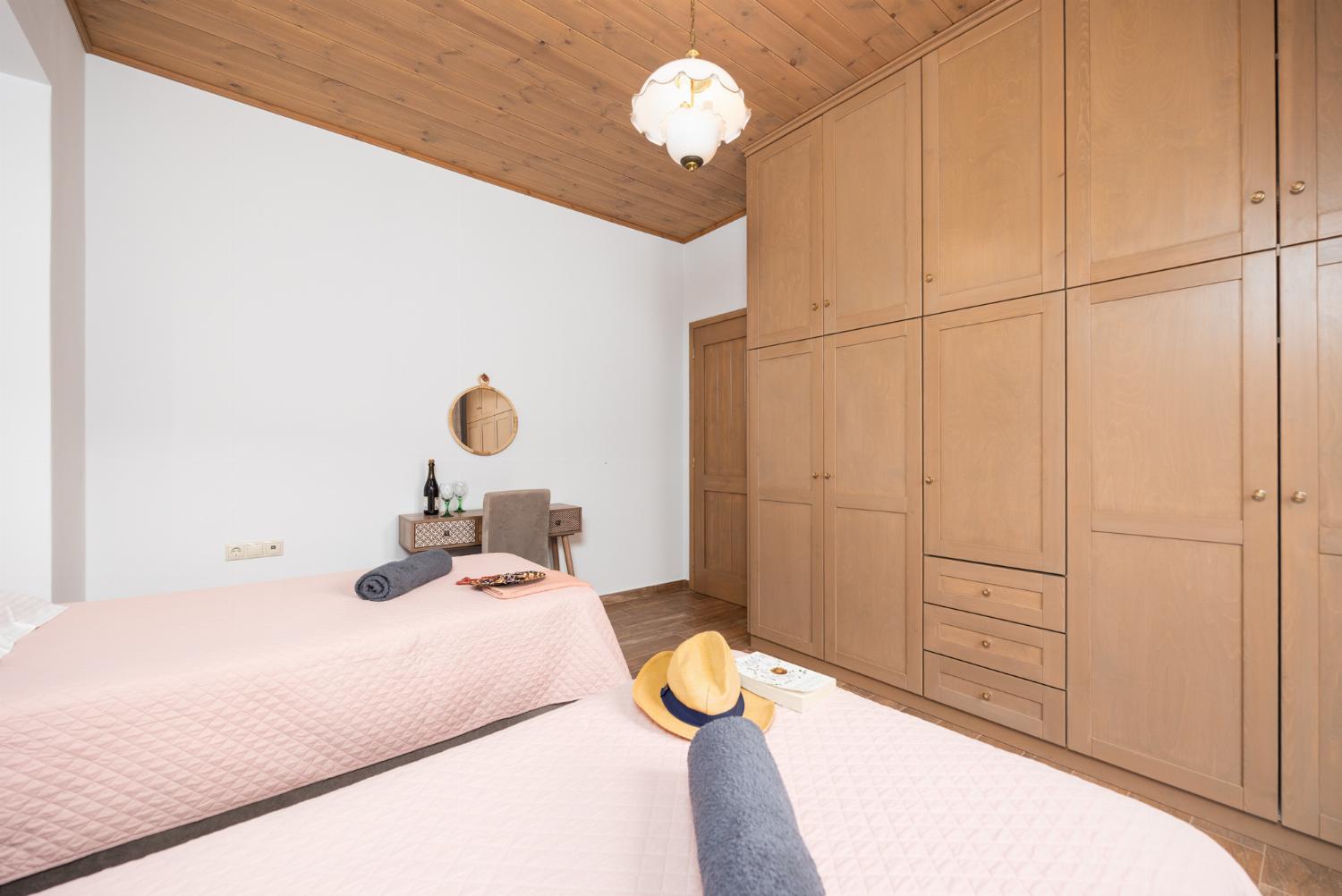 Twin bedroom with A/C
