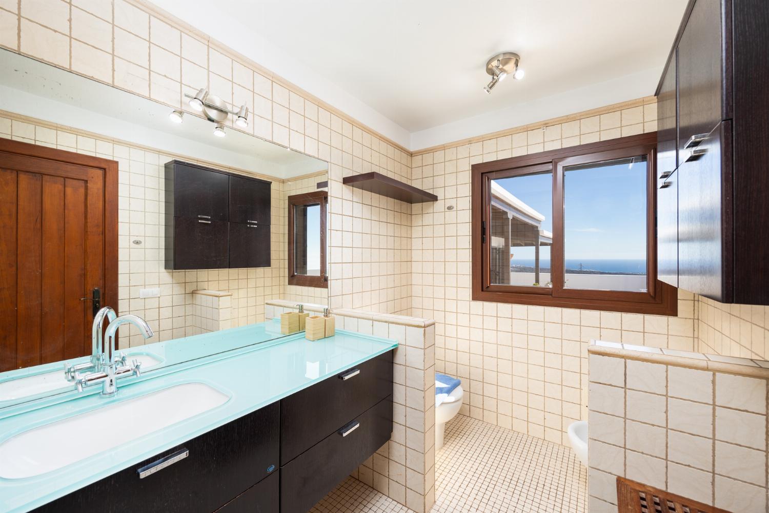 En suite bathroom with shower