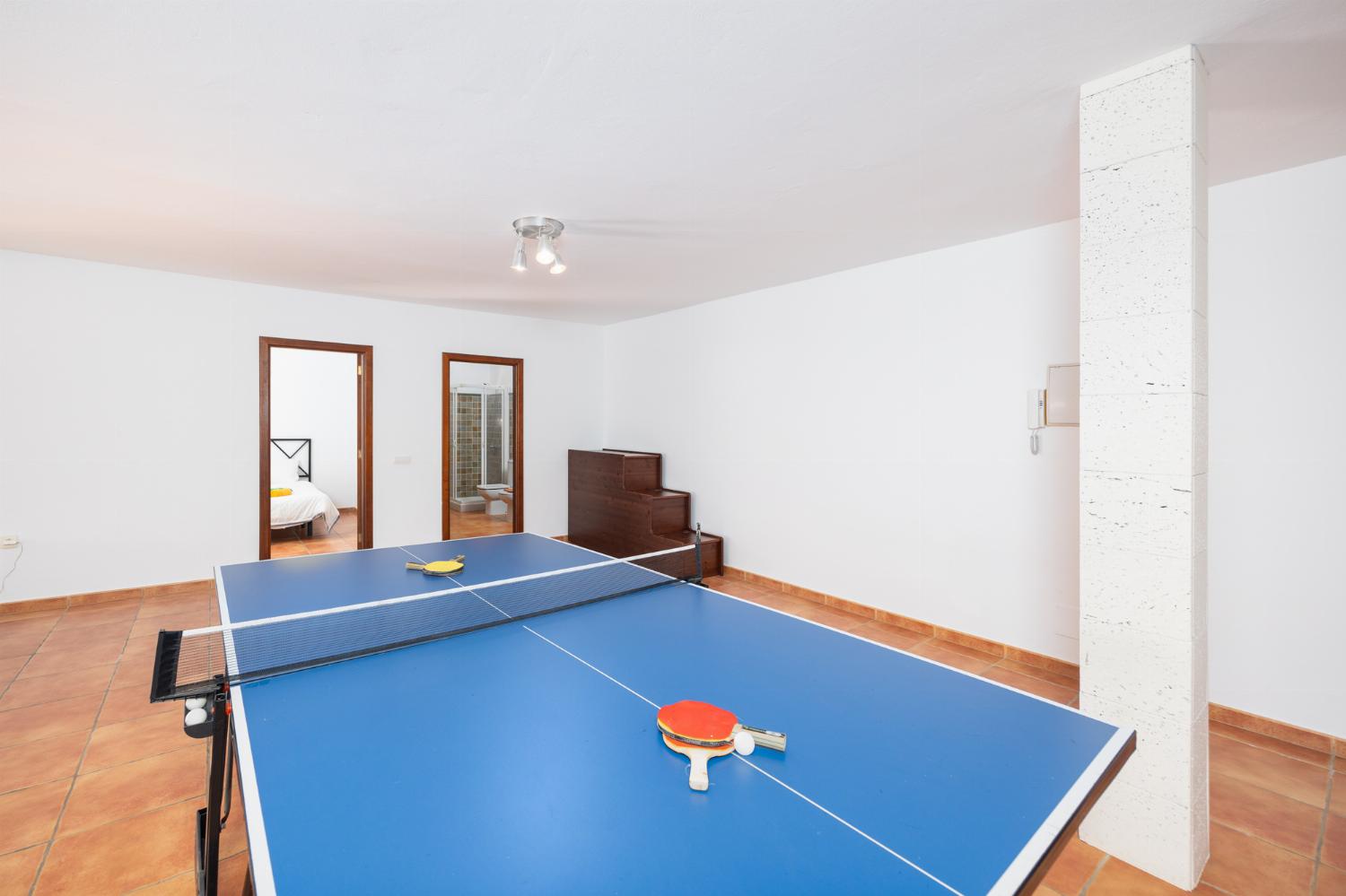 Pool table