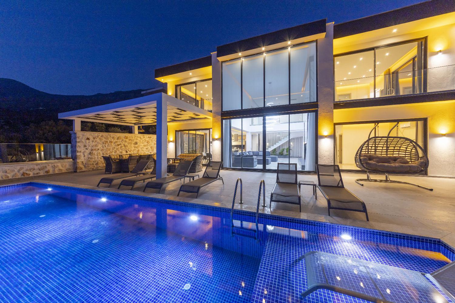 Beautiful villa with private swimming pool 
