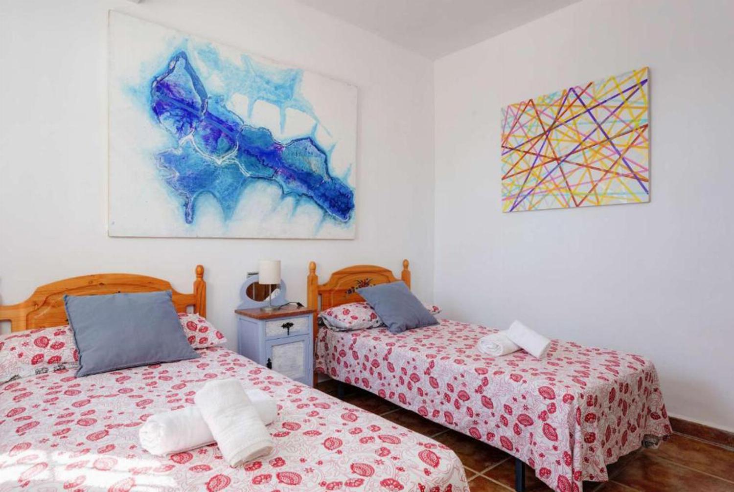 Twin beds bedroom with A/C