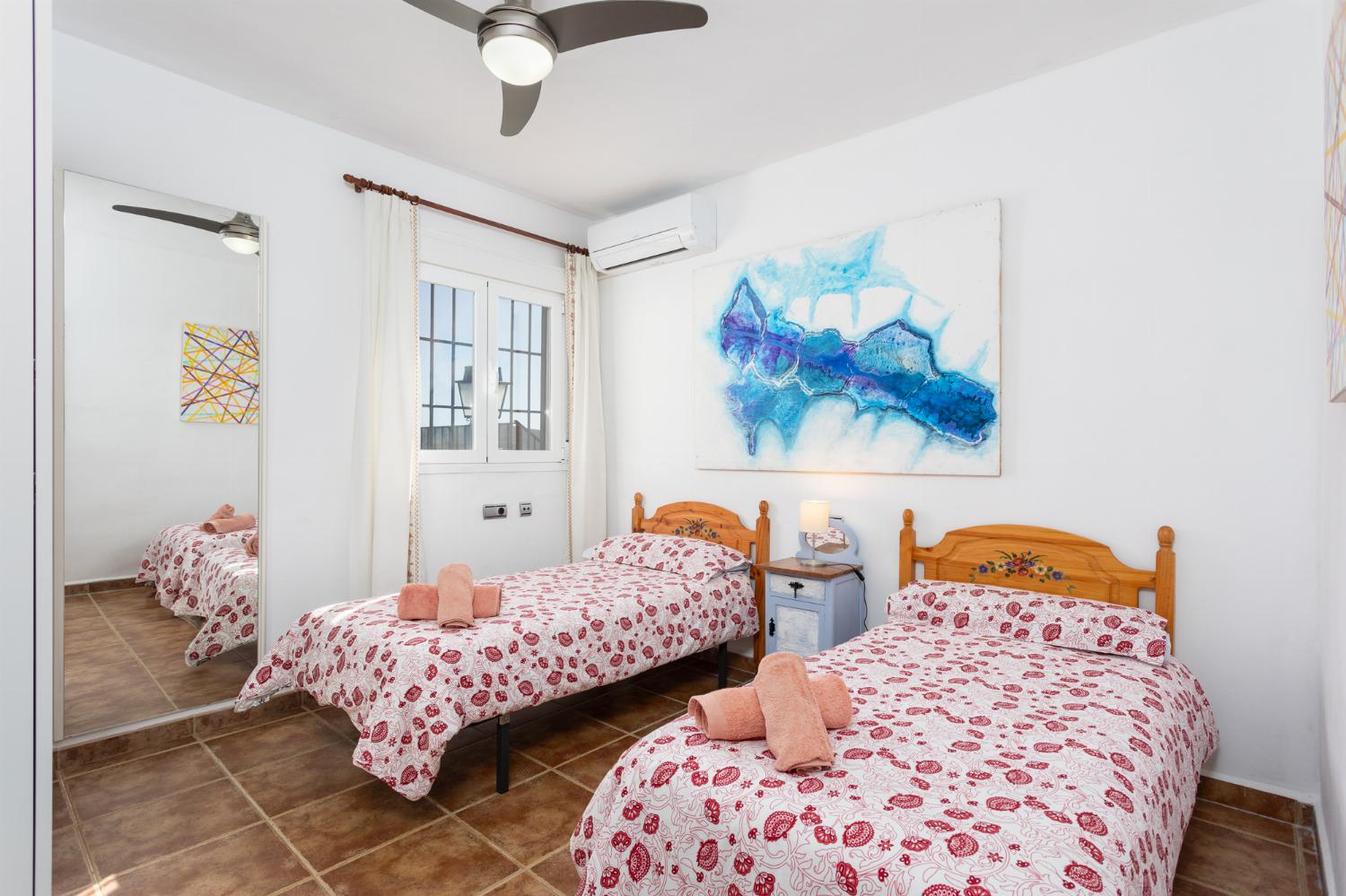 Twin bedroom with A/C