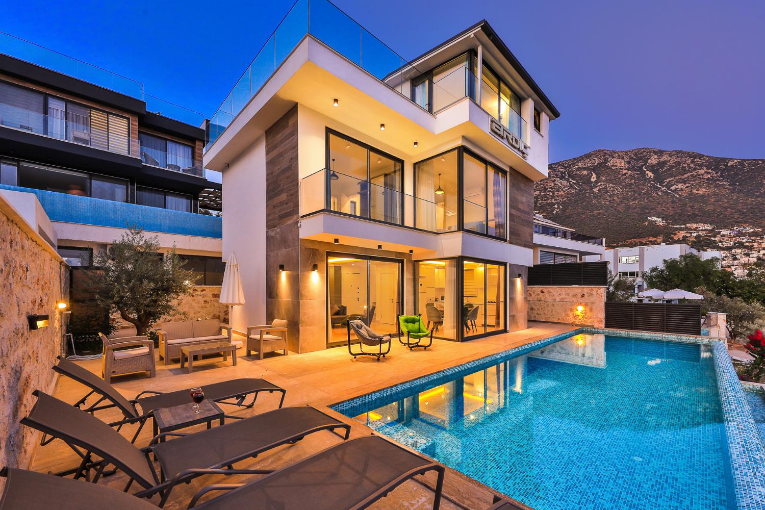 Beautiful villa with private pool and terrace with panoramic mountain views