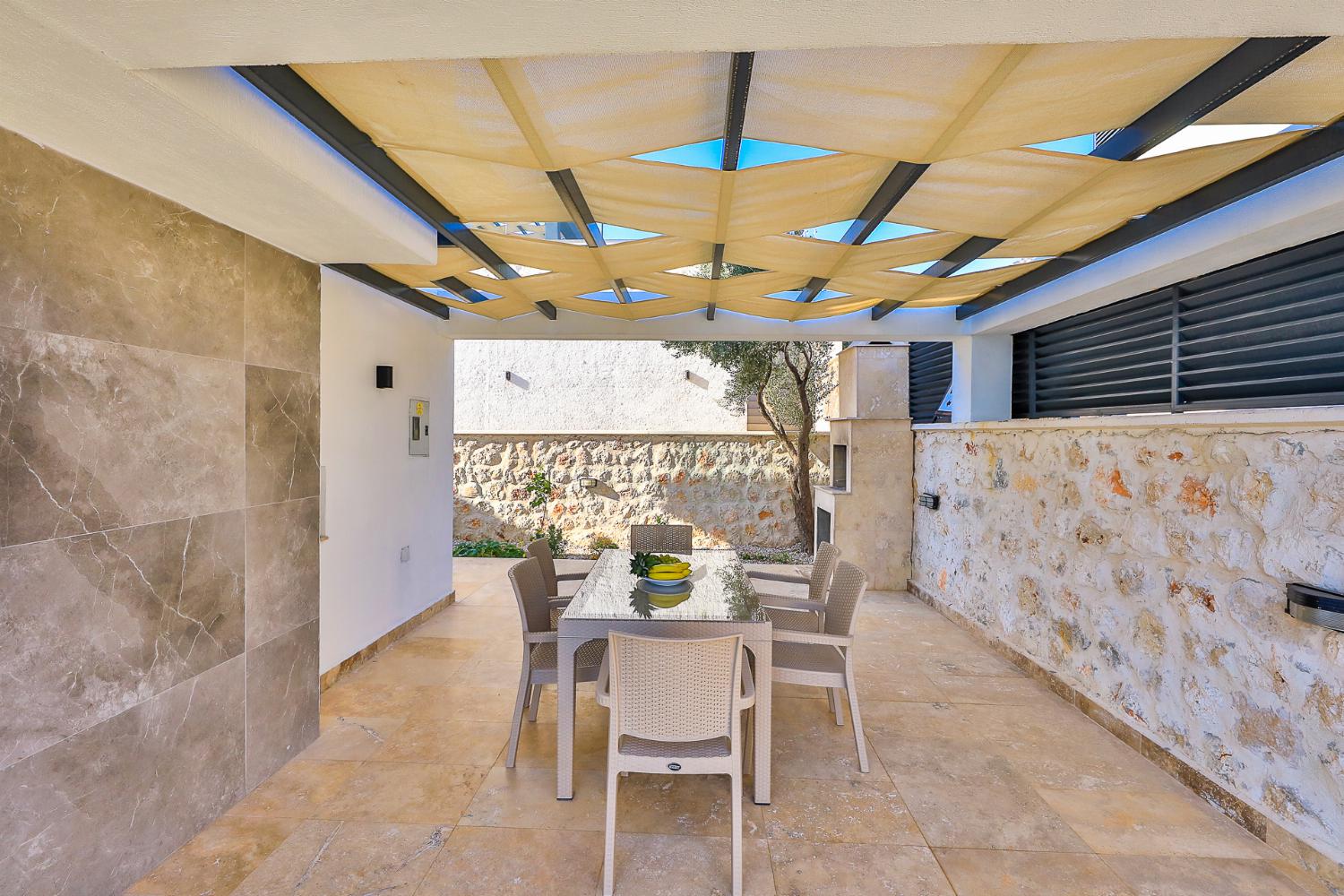 Outdoor sheltered terrace