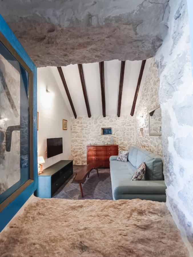 ,Living room with sofas, WiFi internet, satellite TV