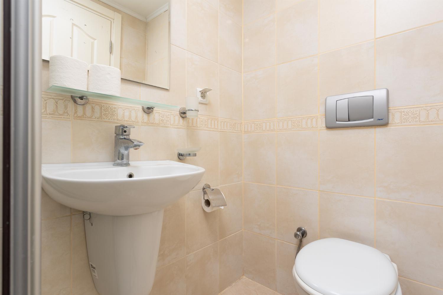 En suite bathroom with shower