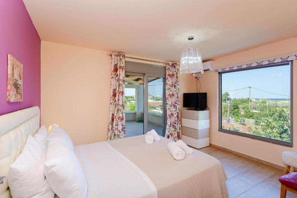 Double bed bedroom with A/C