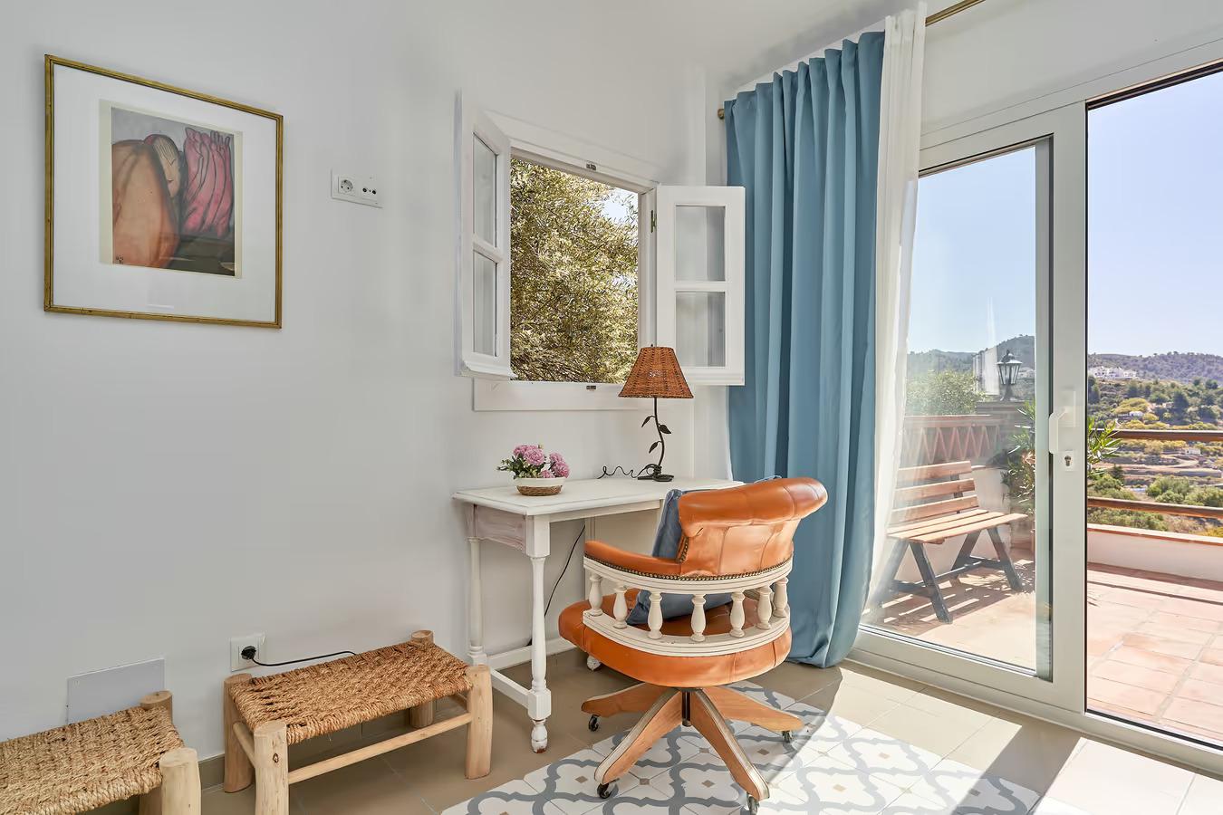 Double bedroom with A/C and terrace access with panoramic view
