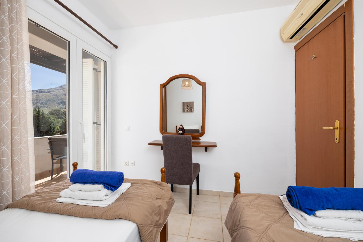Twin bedroom with A/C