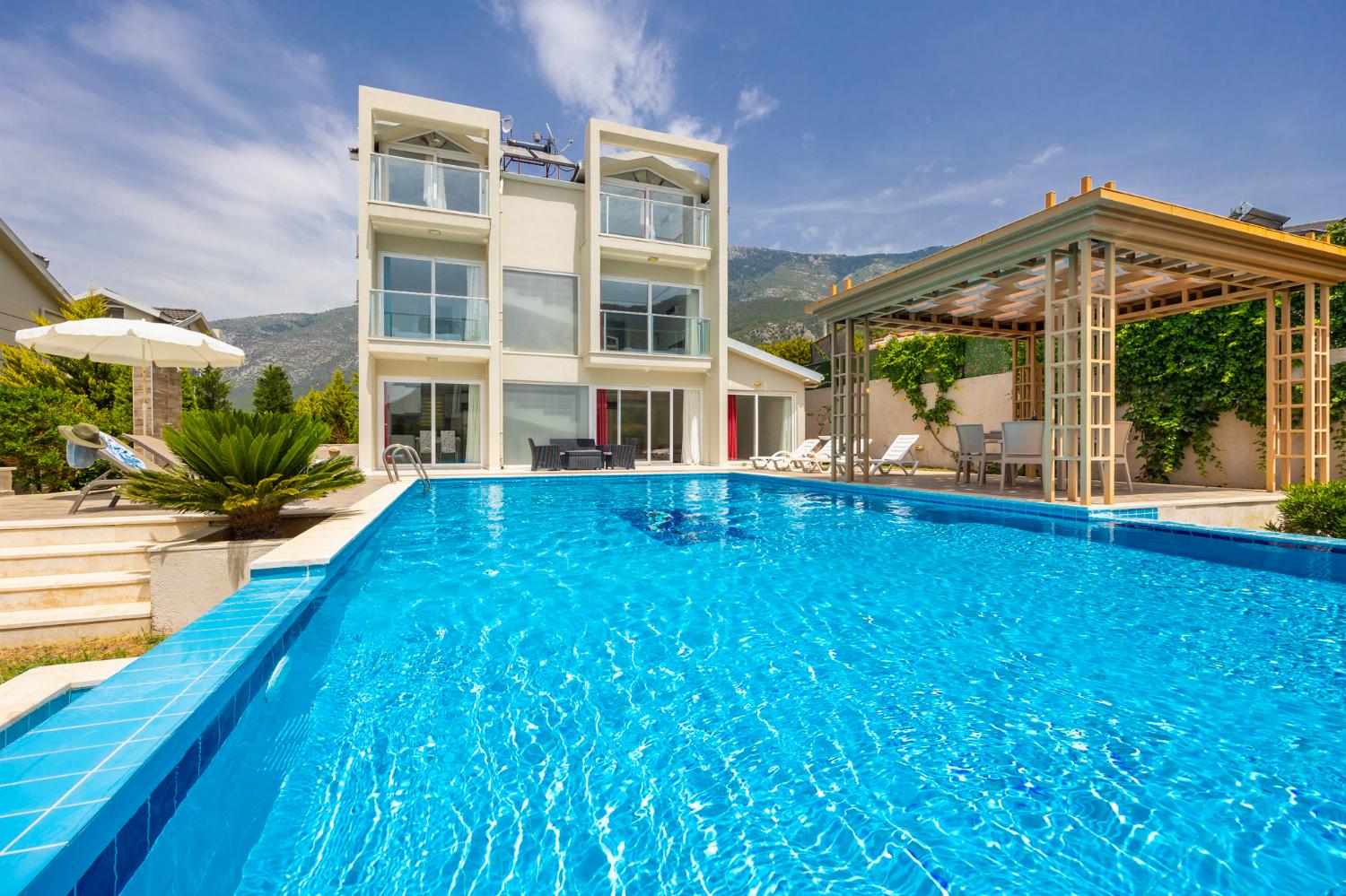 Beautiful villa with private pool and terrace